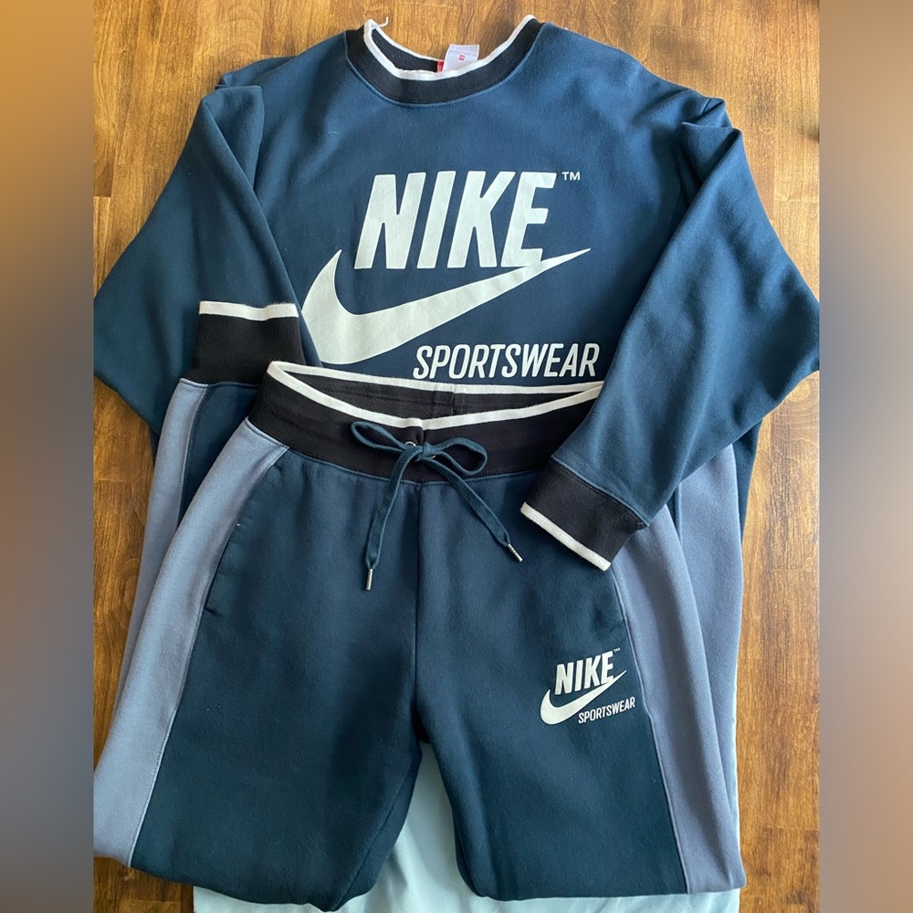 Women’s (XS) Nike Track Suit, Blue/pastel/black/white
